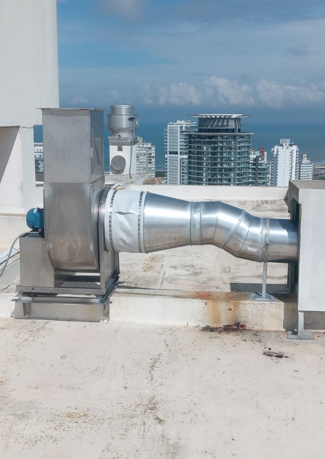 Ventilador BCL en Techo Instalado